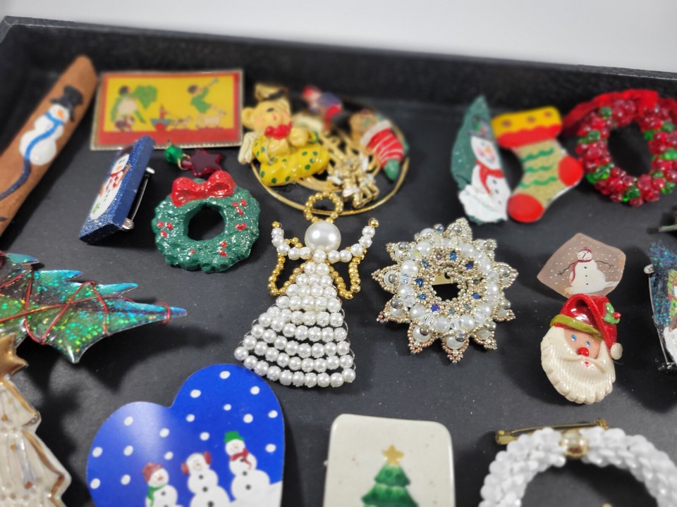 Christmas Artisan Handmade Brooch Pin Stone Bead Shell Domino Ceramic