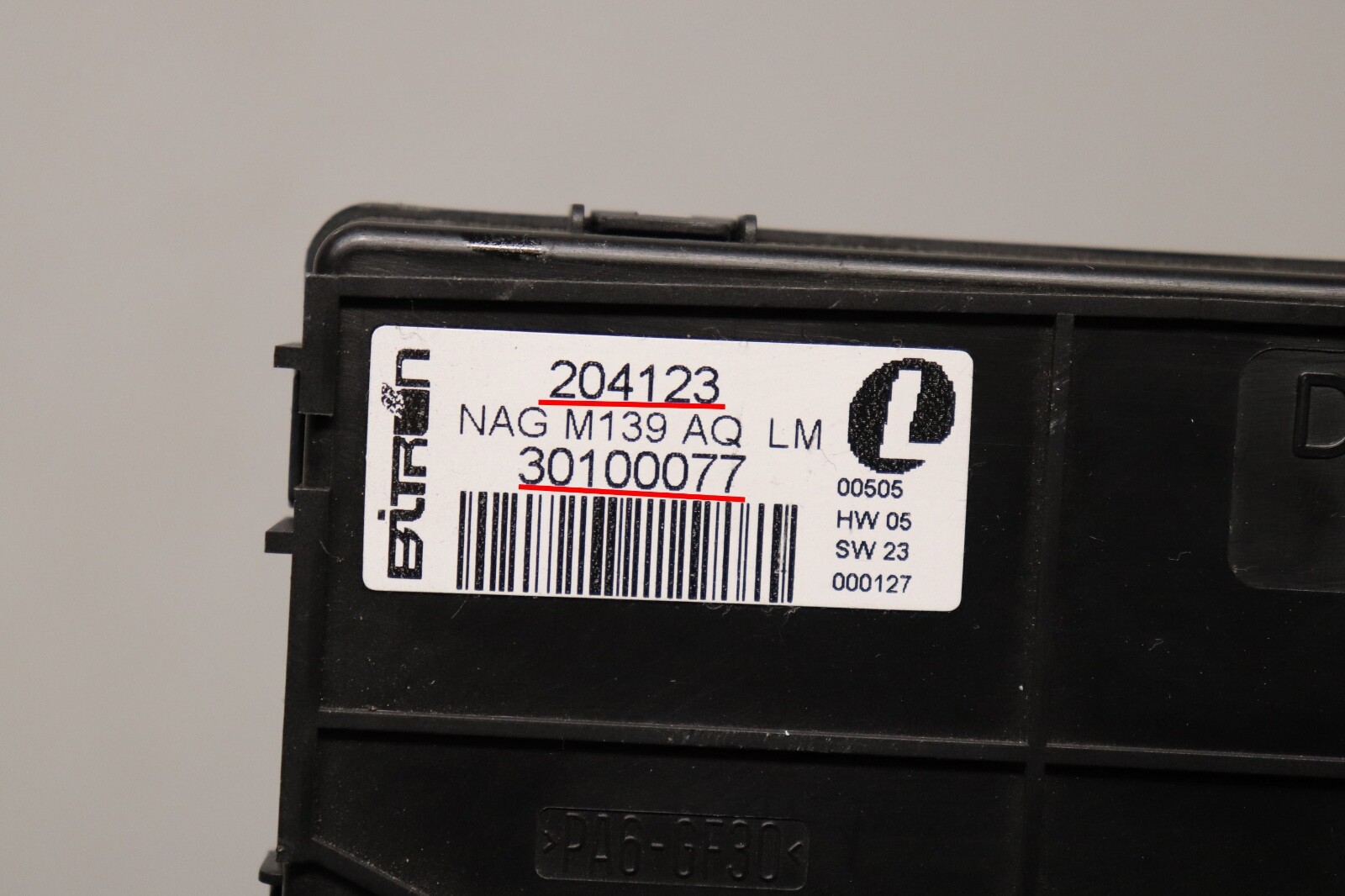 P200597 2003-2012 Maserati Quattroporte M139 Front Seat Control Module LH OEM