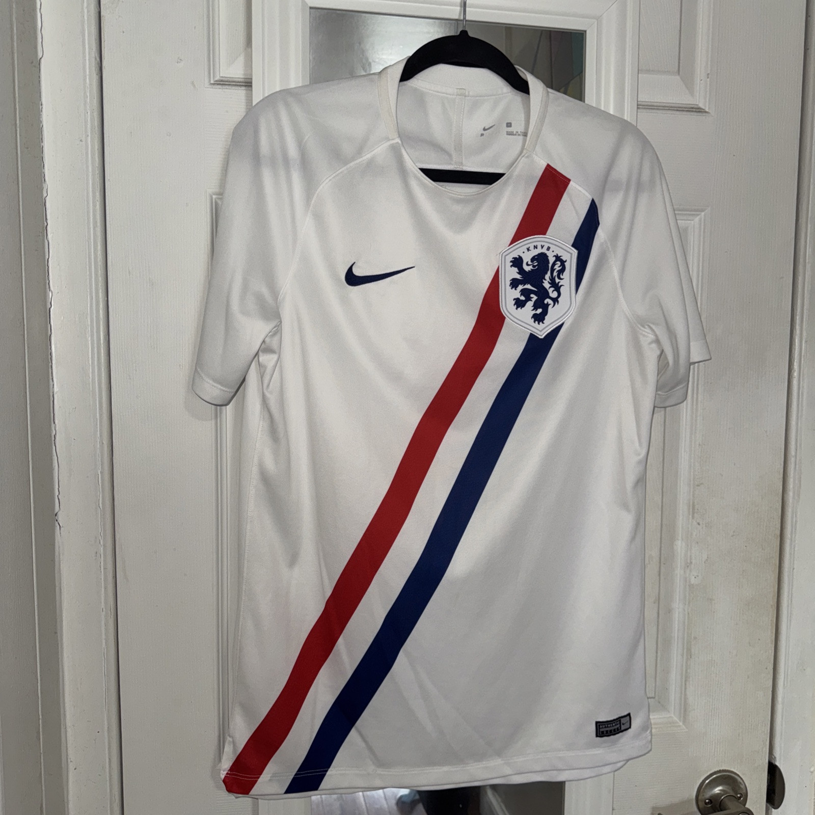 Size Medium Vintage Nike Netherlands 2006/07 Soccer jersey.
