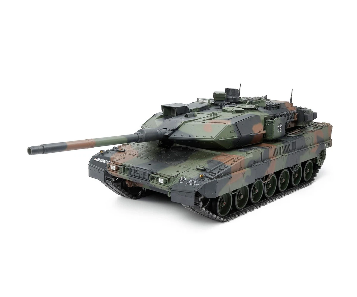 Figurine Soldat Char RC 1:16 – Soldat Militaire Peint Main Avec Chapeau Large, Accessoire Tank Télécommandé, Diorama & Collection