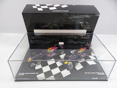 1:43 Minichamps 412110102 2011 Constructors Champion Red Bull Racing Renault RB7