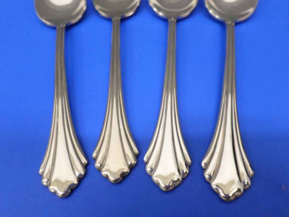4 - Oneida Distinction Deluxe REMBRANDT Glossy Stainless Flatware 6" TEASPOONS - Image 2 of 4