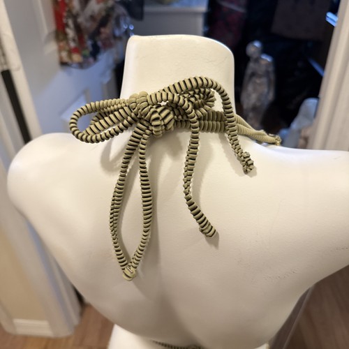 Ladies green bikini with chain gold chain size medium - Picture 6 of 7