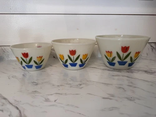 Vintage FIRE KING Tulip Mixing/Nesting Bowls
