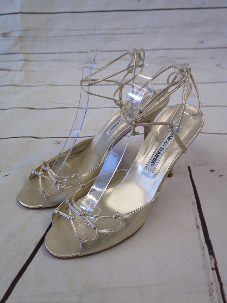 Manolo Blahnik Sandale Gold Metallic Knotted Leder Größe 40 Heel Ankle Tie Heel 40 db6b69 Manolo Blahnik Sandale Gold Metallic Knotted Leder Größe 40 Heel Ankle Tie Heel 40 db6b69