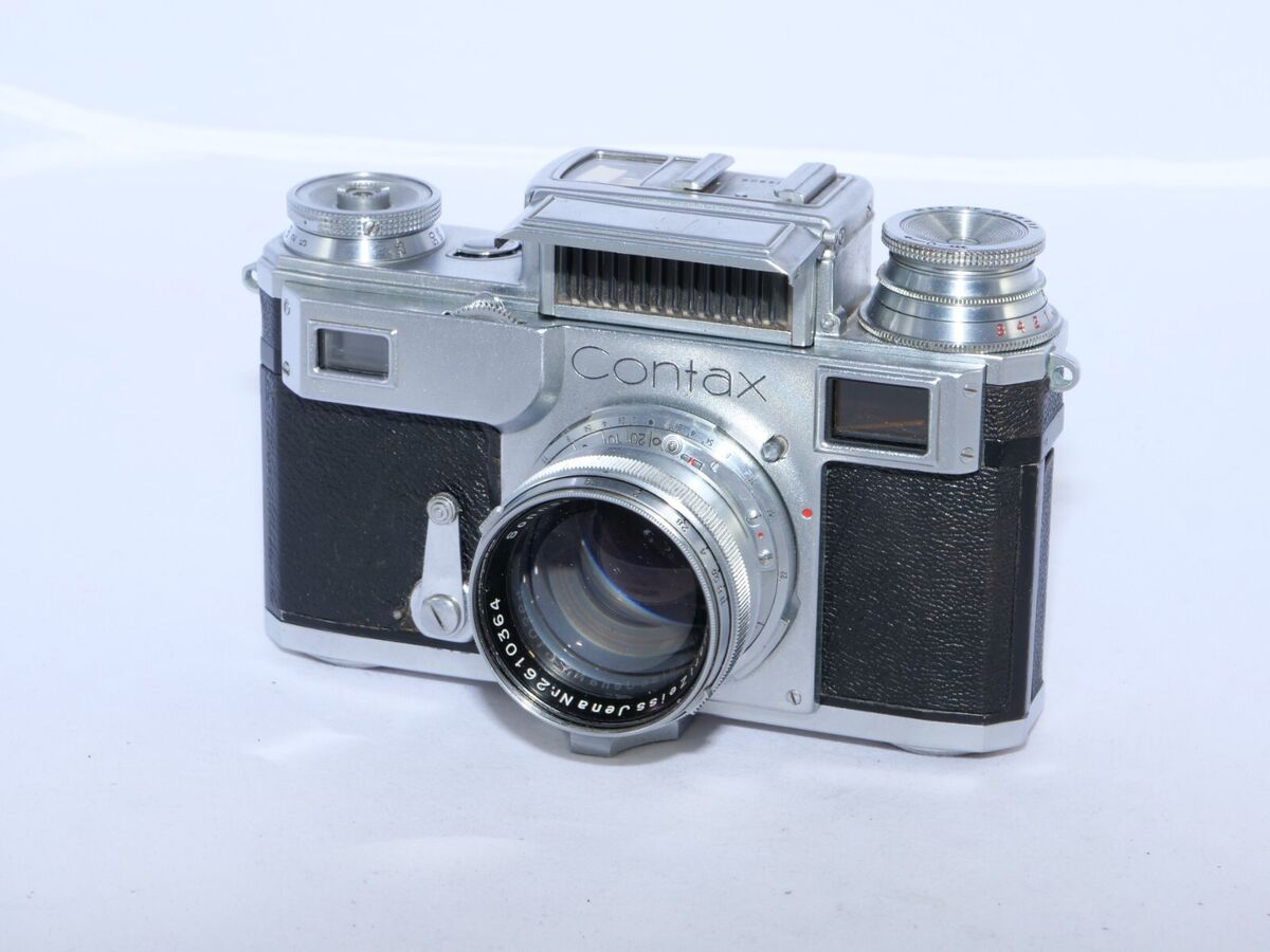 Zeiss Contax III Rangefinder WARTIME camera. Sonnar 50mm F Zeiss Contax III Rangefinder WARTIME camera. Sonnar 50mm F
