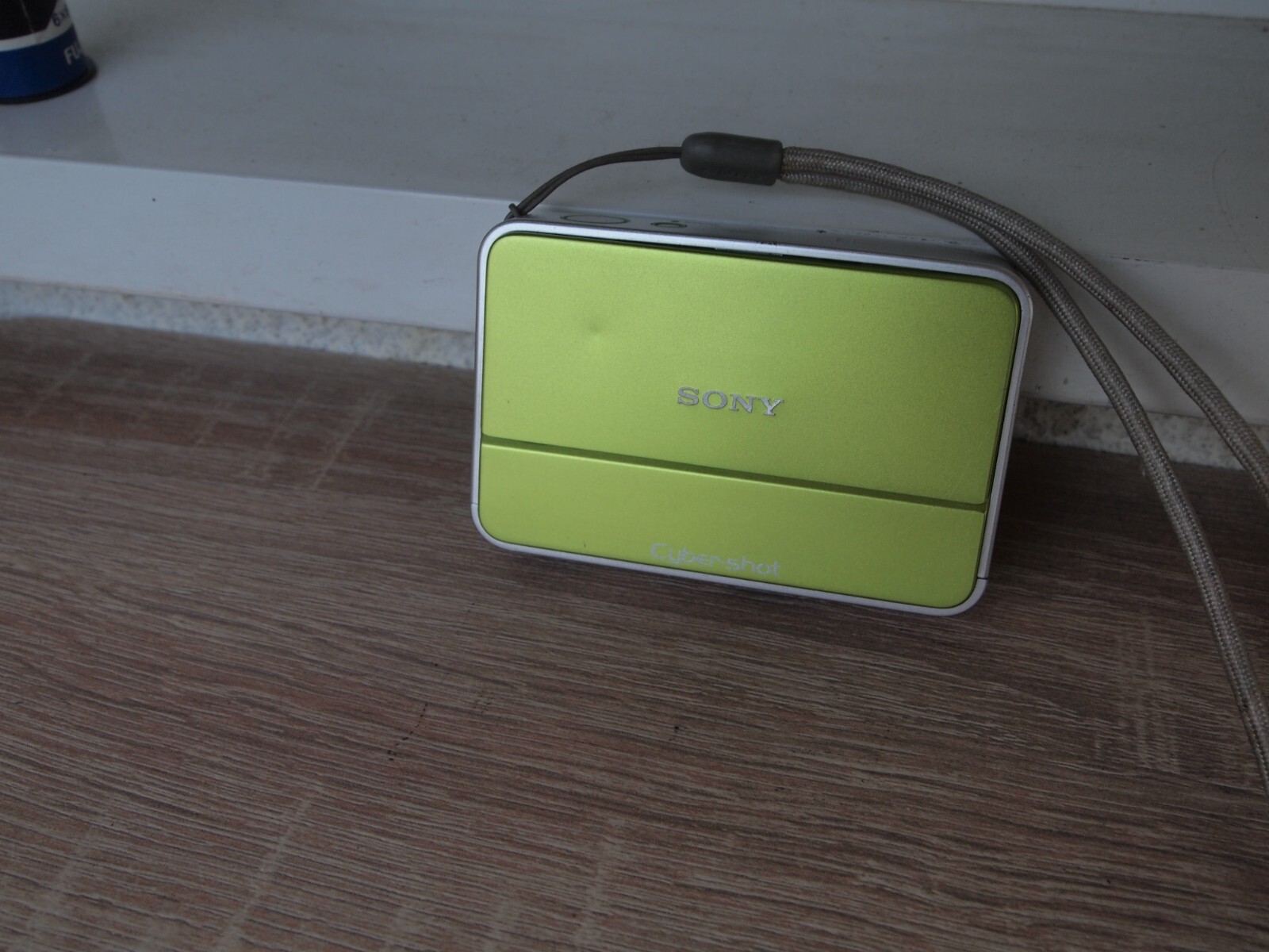 SONY Cyber Shot DSC-T2 8.1MP Green Digital Camera Untested No Battery No Charger