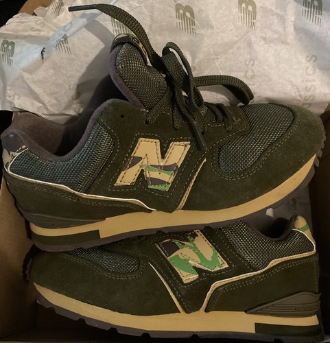New Balance Classics Woman's size 3 