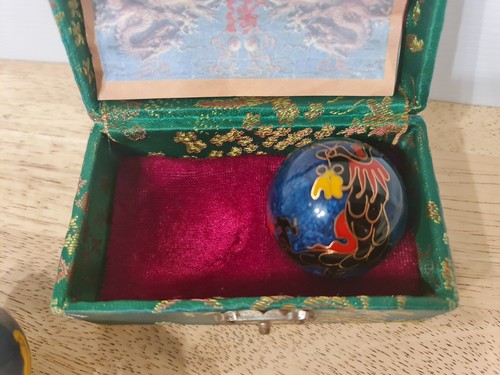 Chiming Baoding Balls Set of 2 Cloissoné Enamel Stress Relief Meditation-Vintage - Picture 3 of 11