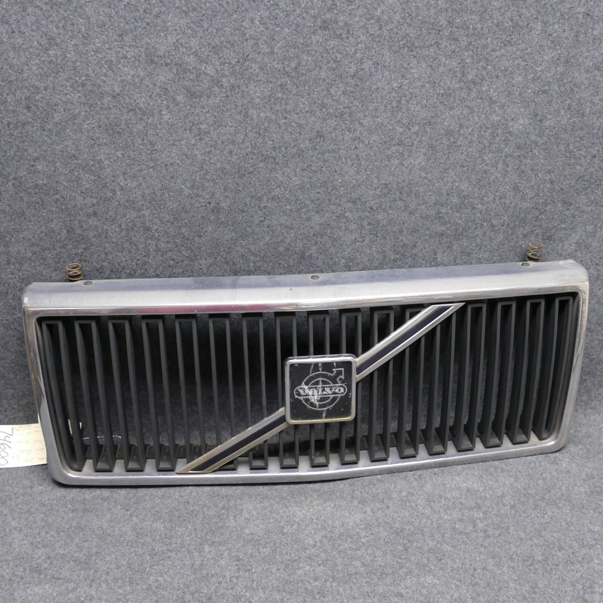 1987-1993 Volvo 240 DL Sedan Front Grille Chrome & Black w/ Emblem