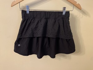Lululemon Women S Two Layer Ruffle Skirt Skort Size 2 Black