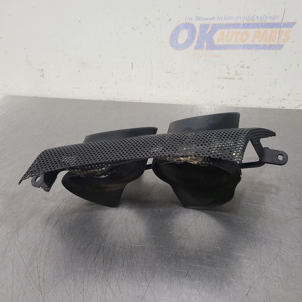 20 2020 MASERATI LEVANTE SQ4 GRANSPORT REAR BUMPER MOUNTED EXHAUST BEZEL LEFT