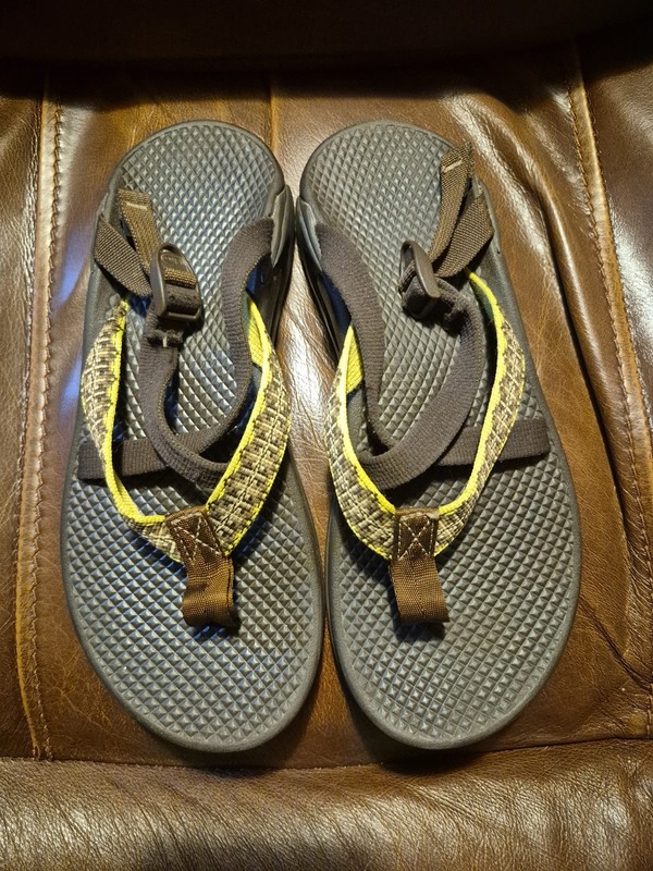 Chaco Hipthong Sandal/Flip Flop Brown Size 7