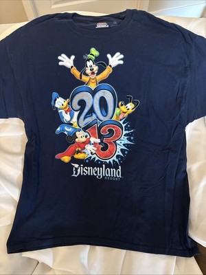 Disneyland Resort 2013 Blue XL T-shirt Pluto Donald Goofy Sorcerer Mickey ￼