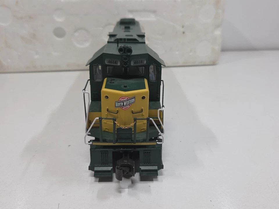 K-Line K2400 Chicago North Western Operation Lifesaver 4614 Locomotive O Guage - Image 3 of 4