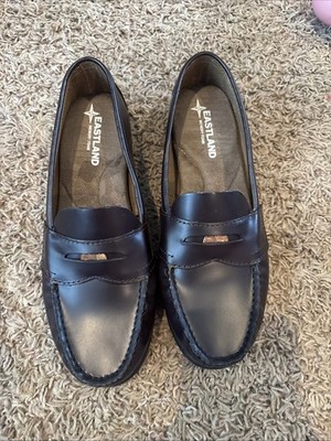 Eastland Shoes Women s 7.5 Leather Classic 2 Penny Loafers Burgundy Leather EUC
