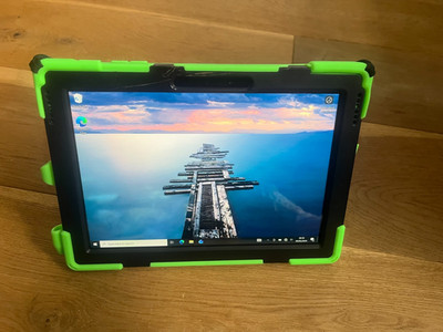 Microsoft Surface Go 1824 128GB 8GB Ram Pentium 4415Y Windows