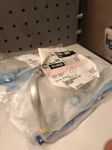 New OEM GM Automatic Transmission Oil Cooler Tube 2014-2020 Escalade 84183292 - Picture 2 of 3