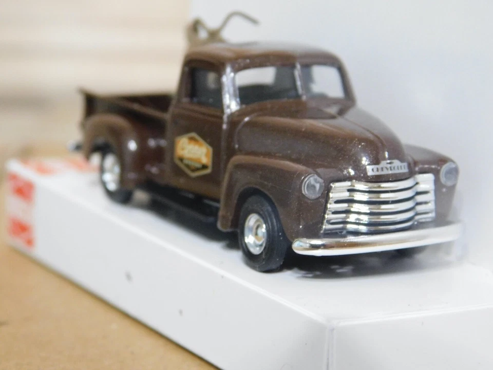 Busch 1/87 48242  1950 Chevy  Pick Up w/ Weathered Motorcycle Corner Garage NIB - Image 2 of 4