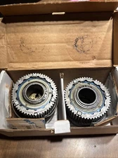 99 thru 04 Super Duty F250 F350 F450 OEM Ford MANUAL Locking Front Hub PAIR