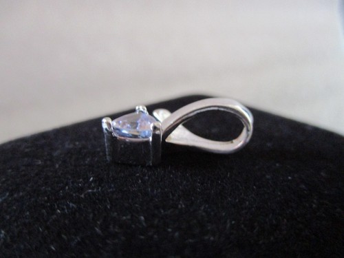 ESTATE PLATINUM & SOLITAIRE TANZINITE SLIDER PENDANT-TRIANGLE SHAPE .35ct- 1.41g - Picture 7 of 12
