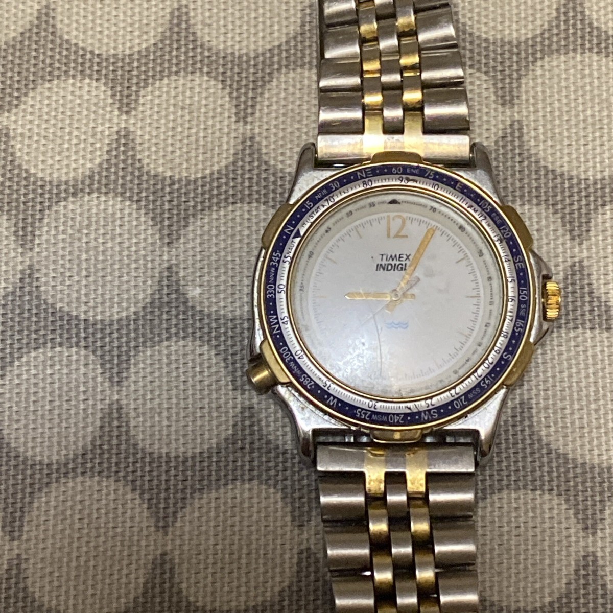Vintage 1970/80s Timex Indiglo Compass Bezel White Dial Sports