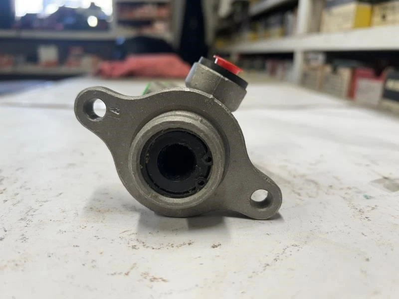 Cilindro maestro de freno Loyale 1990-1994 para Subaru DL GL Standard XT GL-10 RX Foto 3 de 3