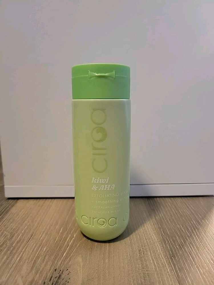 Kiwi & AHA Exfoliating Body Wash + Smoothing Actives 8.45 Fl Oz New