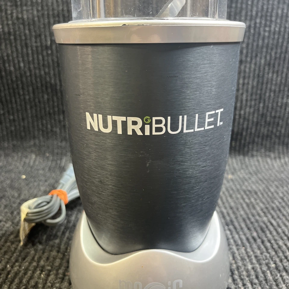 🔥🔥🔥MAGIC BULLET NUTRIBULLET HIGH SPEED BLENDER NB-101B WITH ACCESSORIES - Image 3 of 4