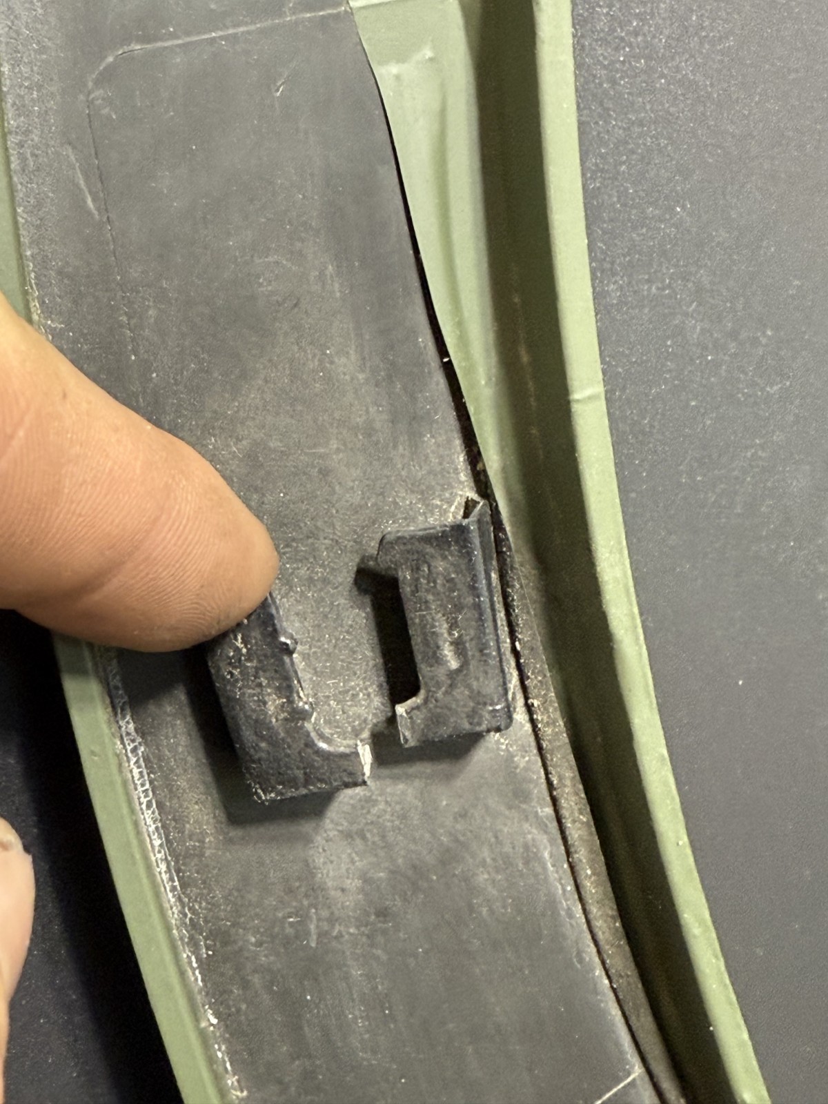 2017 Maserati Levante Rear Right Fender Flare Wheel Arch Trim OEM – Green – Used