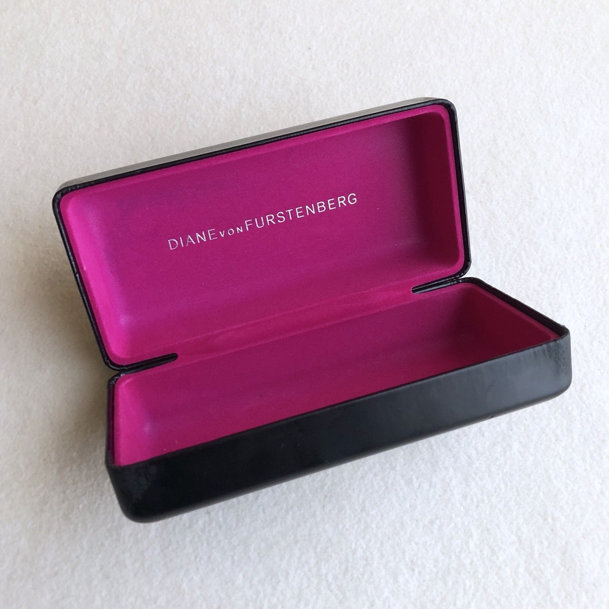 DIANE VON FURSTENBERG Black Hardshell Sunglasses Case DIANE von FURSTENBERG DVF Black LEATHERETTE Clamshell  main image 2