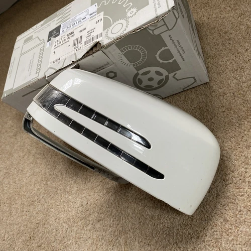 Genuine Mercedes-Benz RH Painted Mirror Housing with Indicator Part - Untested