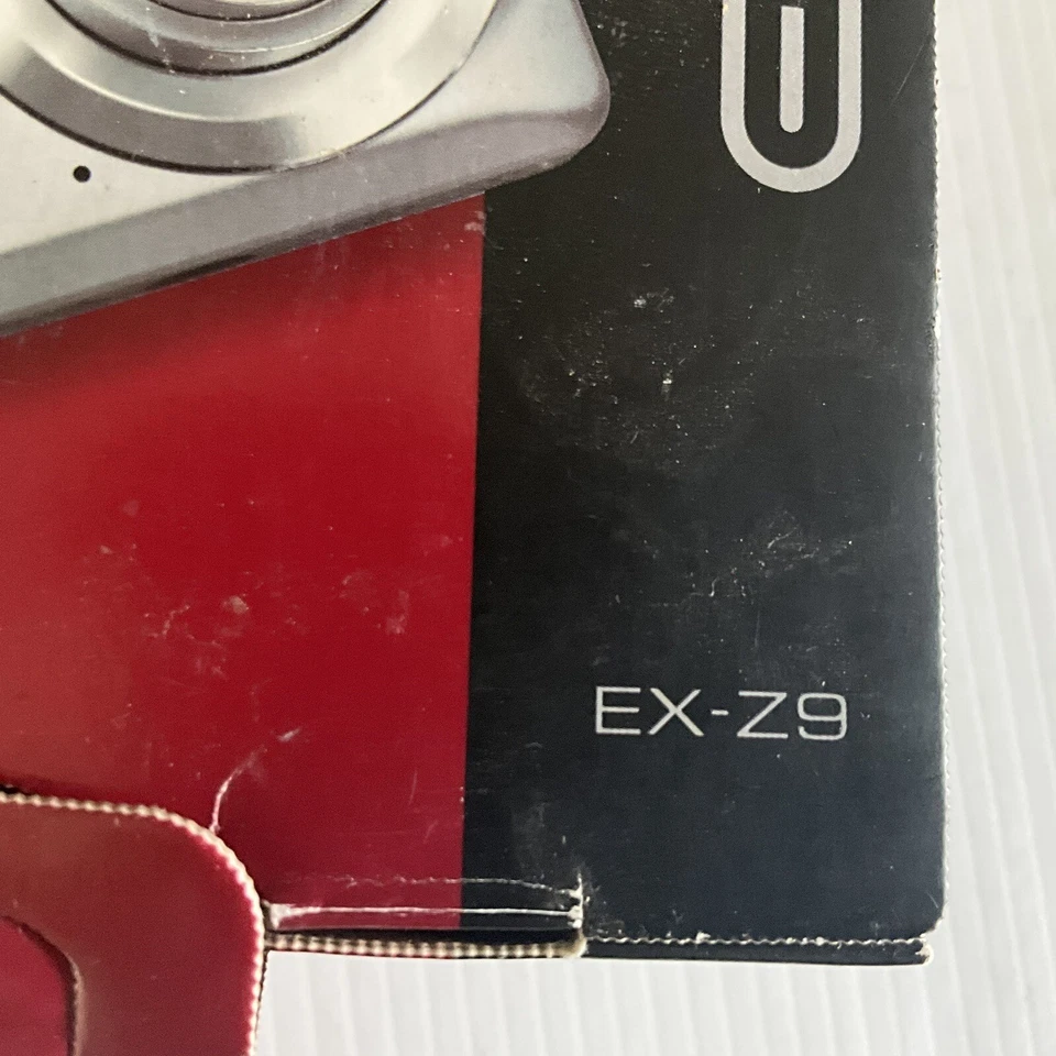 Cámara digital Casio Exilim EX-Z9 solo caja, cables, manuales Foto 3 de 4