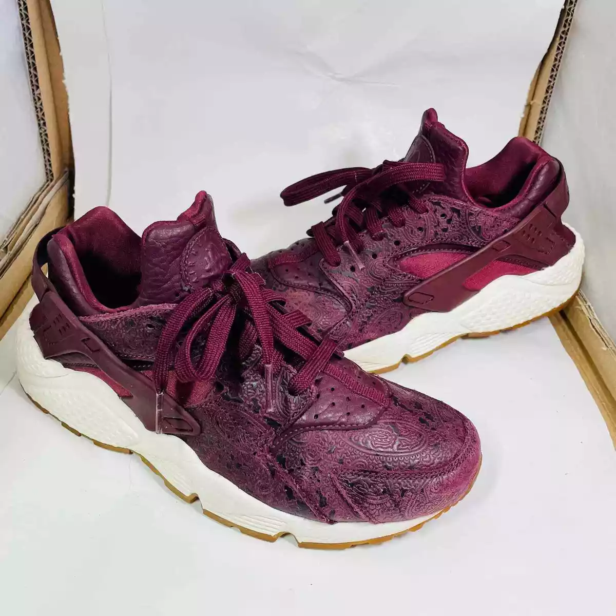Nike huarache cheap maroon womens