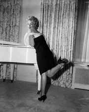 marilyn Monroe 10" x 8" Photograph no 293