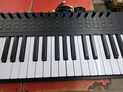 *COMO NUEVO* Controlador de teclado USB/MIDI avanzado de 61 teclas Alesis VI61 ¡Envío gratuito!¡! - Imagen 4 de 9