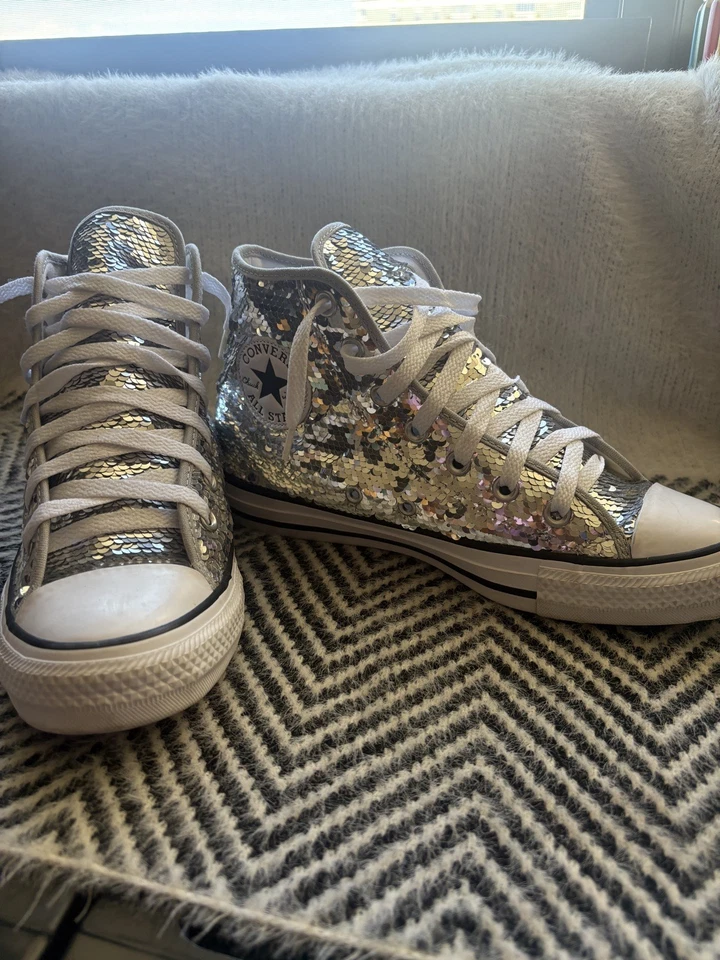 Zapatillas altas Converse Chuck Taylor All Star plateadas con lentejuelas para mujer talla 8 Foto 3 de 4