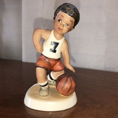 Vtg 1978 Goebel Harry Holt Bball Player Pee Wee Dribbler Figurine 11-627 TMK-5