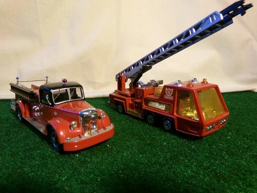 Matchbox Super Kings 1972 Lesney K-9 FIRE TENDER + Corgi Mack L Pumper Truck