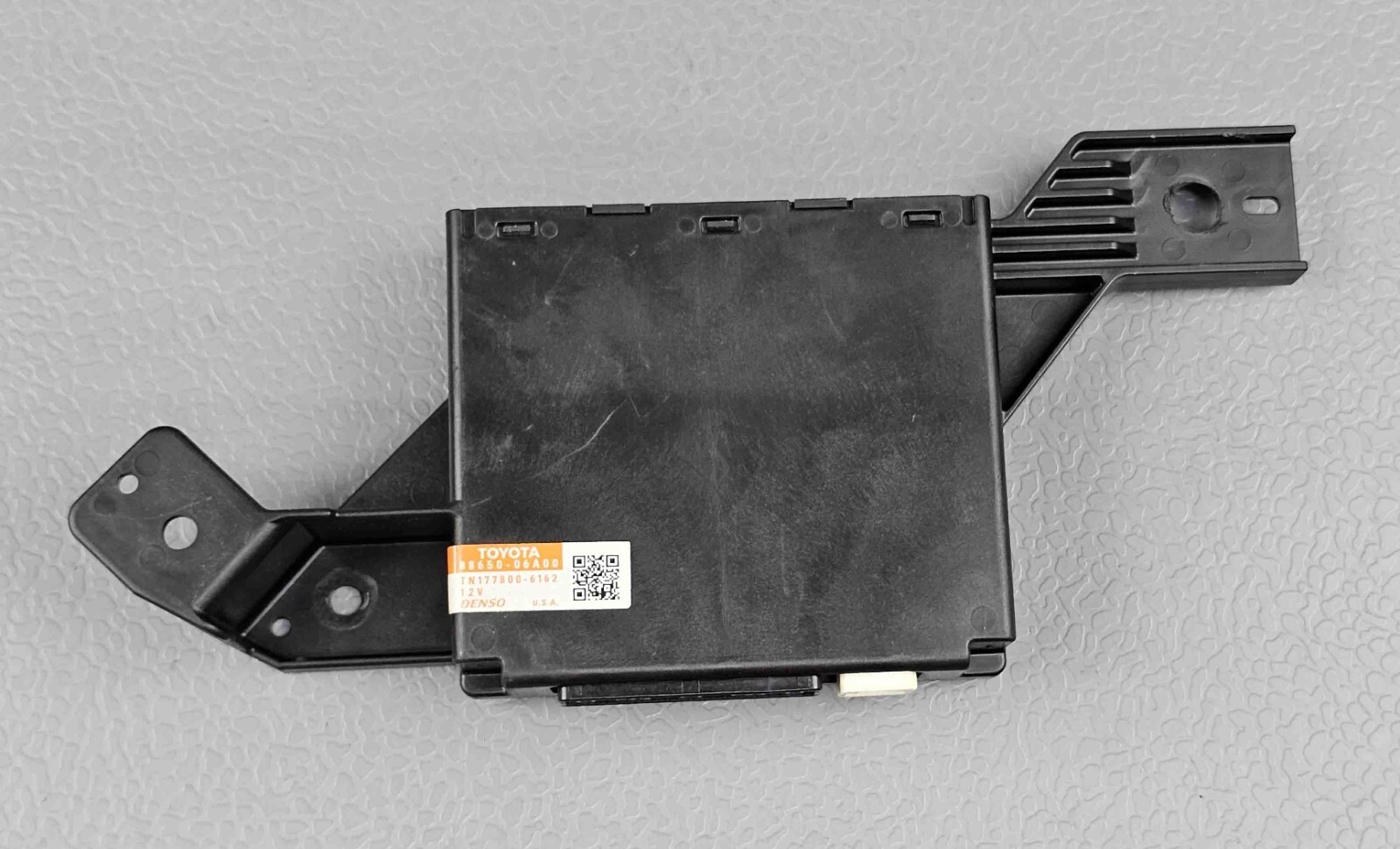2015-2017 Toyota Camry Hybrid A/C Temperature Amplifier Control Unit 88650-06A00