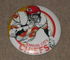 VINTAGE 1980's KANSAS CITY CHIEFS ☆PLAYER☆ 3 1/2" NFL PIN BUTTON
