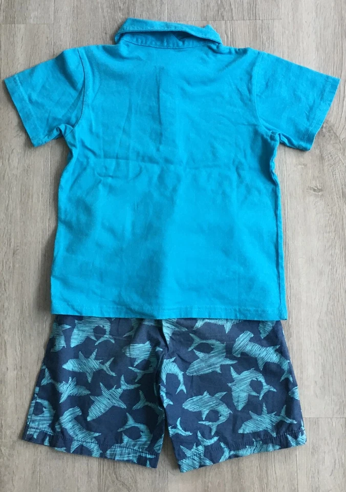 WonderKids Conjunto de 2 piezas polo/pantalones cortos para niños pequeños azul/azul marino talla 4T Foto 2 de 4