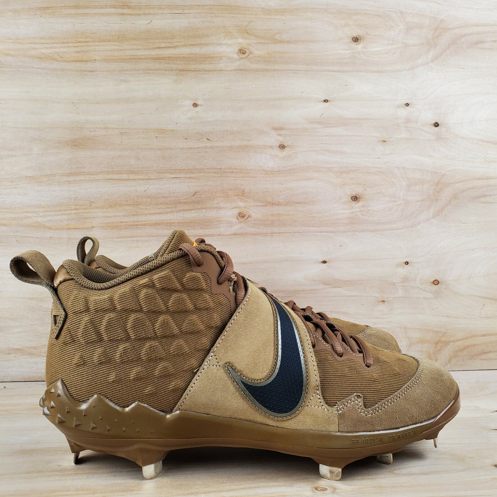 NIKE FORCE ZOOM TROUT 6 VETERANS DAY 