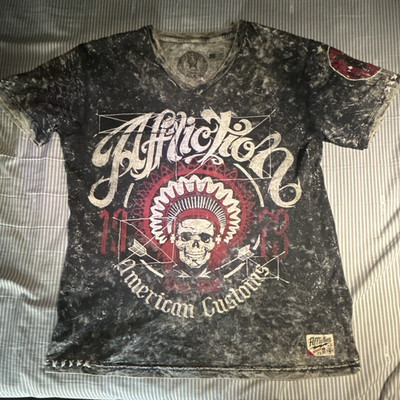 Affliction Men s L Black/Red/White Cotton Jersey Skull Graphic Logo V-Neck Tee