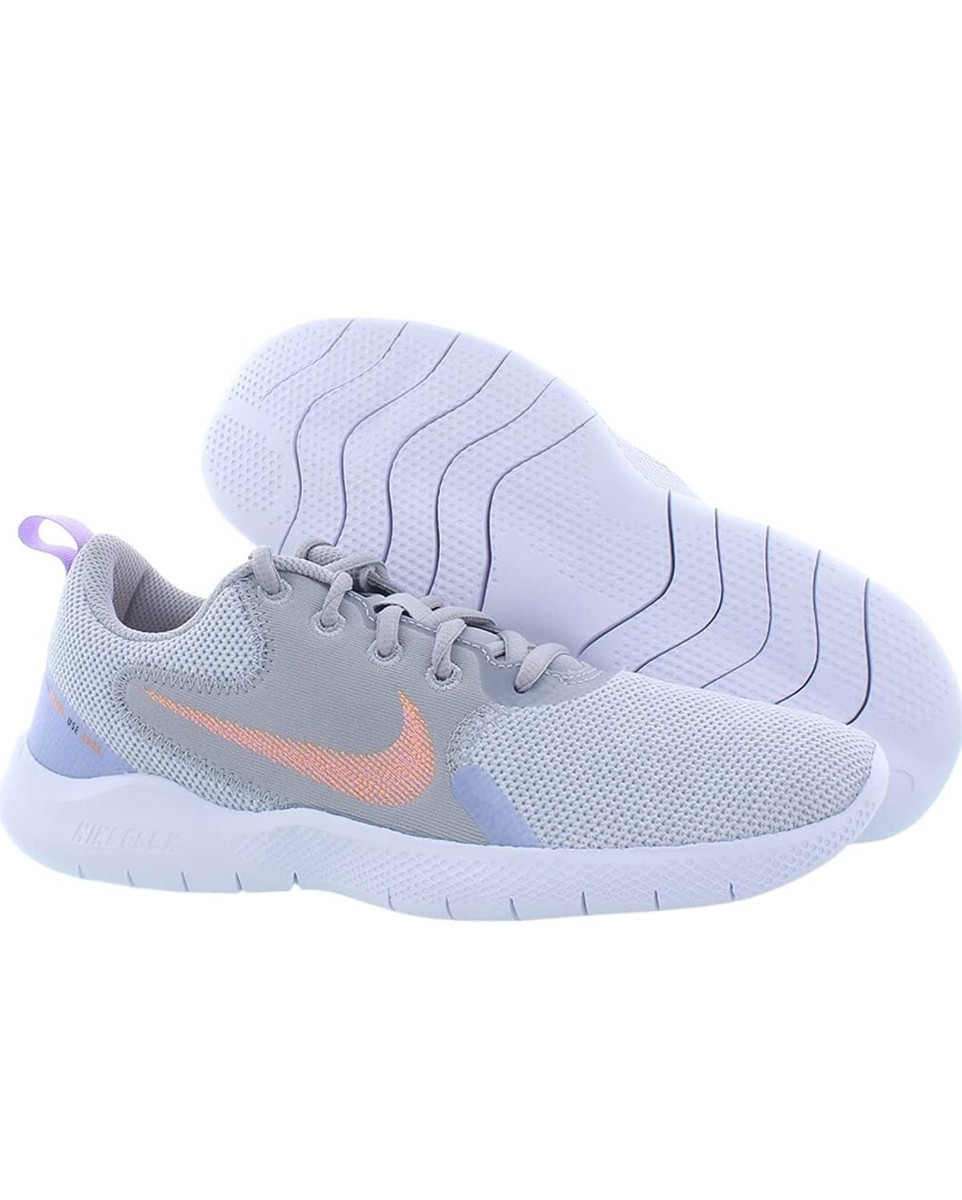 flex experience run 10 sneaker