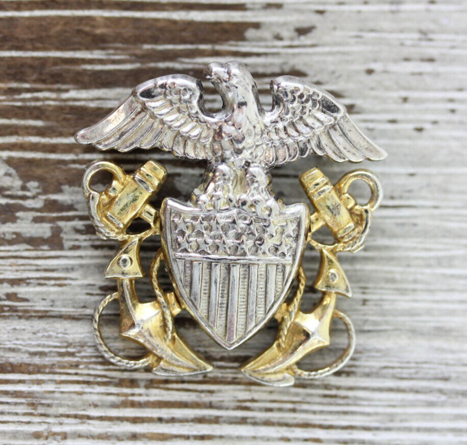 VINTAGE WWII MEYER MILITARY MEDAL PIN STERLING SILVER… Gem