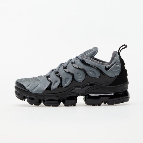 grey black vapormax plus