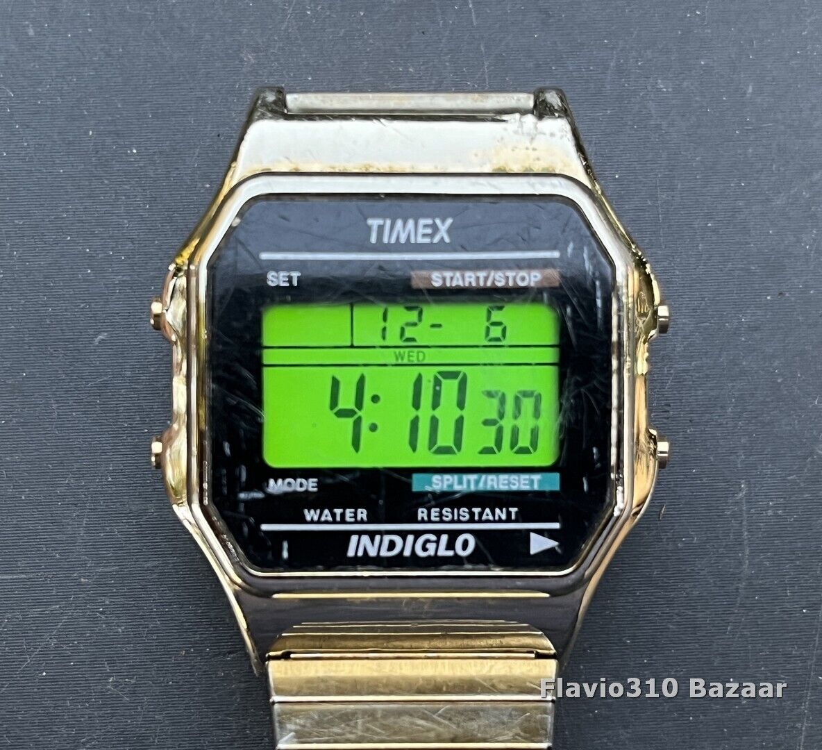 Classic TIMEX 555 Indiglo Gold Tone 34mm Watch - New Battery Classic TIMEX 555 Indiglo Gold Tone 34mm Watch - New Battery