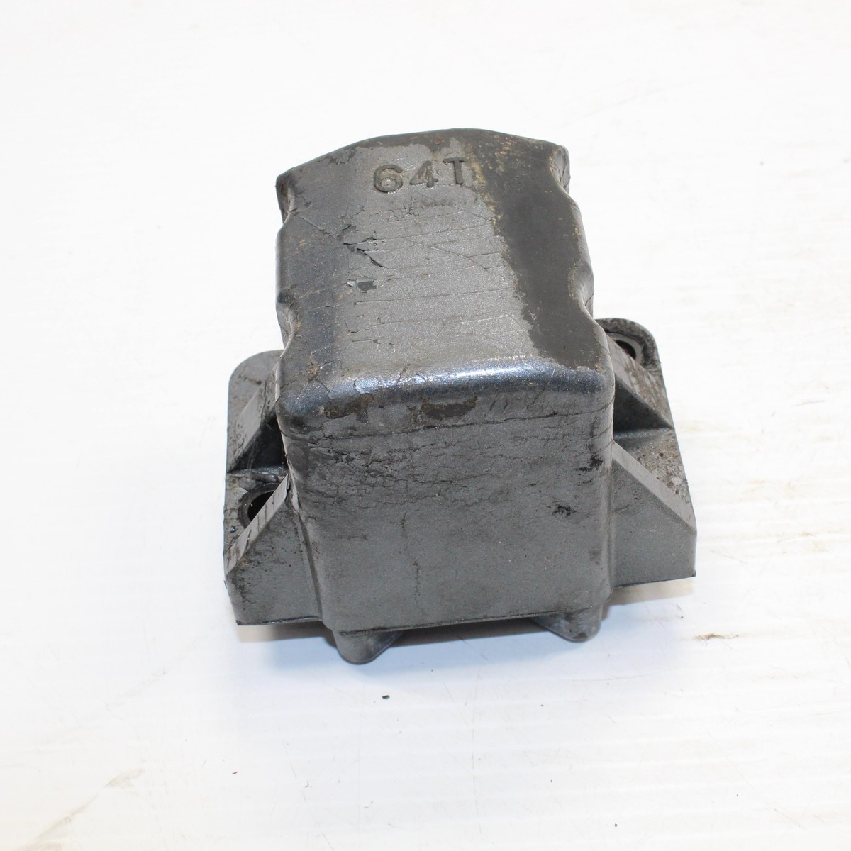 97-99 YAMAHA WAVERUNNER GP1200 OEM UPPER STOPPER ENGINE 97-99 YAMAHA WAVERUNNER GP1200 OEM UPPER STOPPER ENGINE