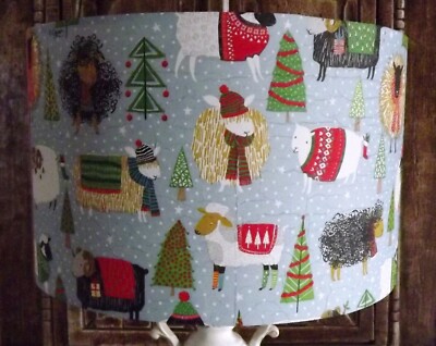 Weihnachtslampenschirm, Schaf im Pullover, Weihnachten festliche Dekoration 